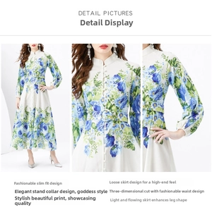 Detailansicht des Stehkragens und der eleganten Blumenmuster auf dem Maxikleid
