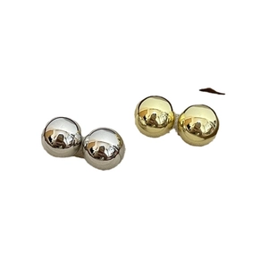 Minimalistische polierte Kugelstecker aus Metall in Gold- und Silberspiegel-Optik