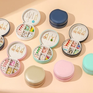 Portable round PU leather jewelry box organizer in various colors for rings and necklaces