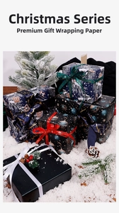 Détail de coffrets cadeaux de Noël avec papier kraft premium et rubans de fête