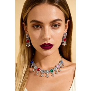 Retro boho jewelry set with flower pendant necklace and earrings in antique silver finish