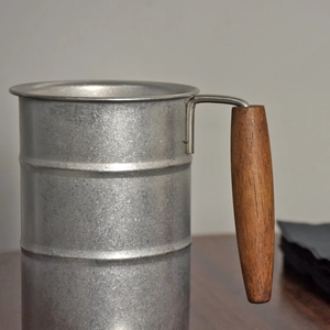 Vintage industrial 304 stainless steel beer mug with snowflake texture and wood handle
