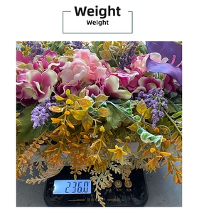 Detail showing the 236.0 oz weight measurement of a purple hydrangea floral wreath