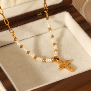 French Vintage Freshwater Pearl Necklace Stainless Steel Cross Pendant High End Clavicle Chain For Women