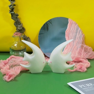 Pair of kissing fish ceramic statues with matte white finish for modern home decoration
