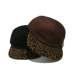Vintage 5-panel baseball caps featuring leopard print flat brim in black and brown