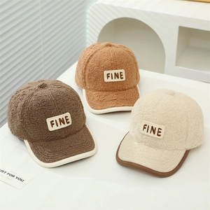 Casquettes de baseball en laine d'agneau pour enfants avec broderie FINE en trois couleurs
