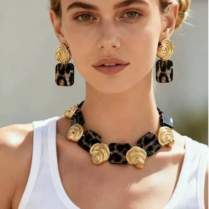Leopard Print Geometric Statement Necklace Alloy Resin Vintage Style Jewelry For Women Gold Tone Adjustable Silver Earring Post