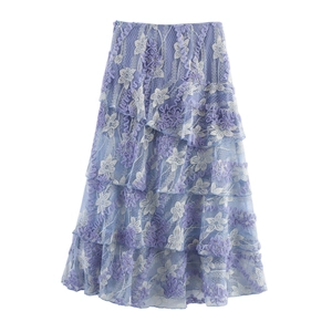 Jupe longue bohème violette à volants en dentelle avec broderie florale en 3D
