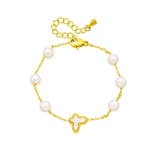 Elegant gold titanium steel bracelet with round pearls and mother of pearl clover charm