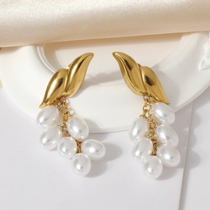 Elegant Grape Cluster Artificial Pearl Dangle Earrings Stainless Steel Gold Plated Leaf Shape Vintage Fashion For Women