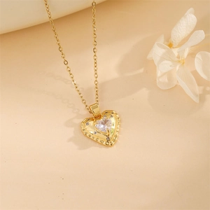 18k gold plated stainless steel necklace with heart pendant and sparkling zircon
