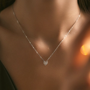 Elegant s925 sterling silver heart pendant necklace with shimmering zircon stones