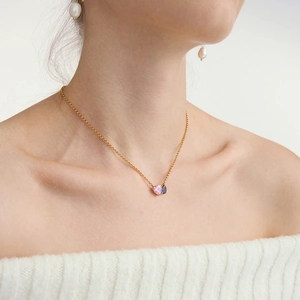Collana classica in acciaio inossidabile 18K con ciondolo a cuore rosa e goccia blu