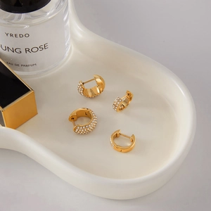 Boucles d'oreilles créoles luxe en acier inoxydable doré 18k serties de cristaux