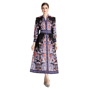 Robe longue vintage bohème à manches longues, imprimé paisley et taille ajustée, noir