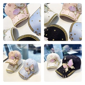 Détails des casquettes de baseball avec papillons en strass et anneaux en quatre coloris