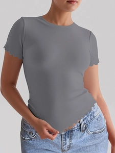 Slim fit women's grey yoga T-shirt with round neck and wavy lettuce edge details
