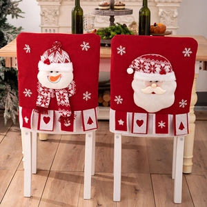 Detailansicht der 3D Weihnachtsmann und Schneemann Stuhlhussen aus weichem Strickstoff