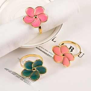 Enamel Flower Napkin Rings Alloy Floral Napkin Buckles Gold Trim For Wedding Banquet Hotel Party Table Decor Elegant