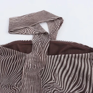 Sexy figurbetontes Minikleid mit Zebra-Print, Neckholder und Rüschensaum für Damen