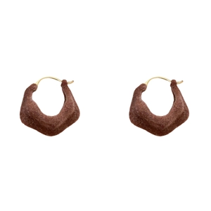 Vintage irregular round flocked earrings with gold hooks for a minimalist autumn look