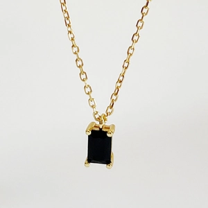 Elegant 925 silver gold necklace featuring a rectangular black crystal pendant