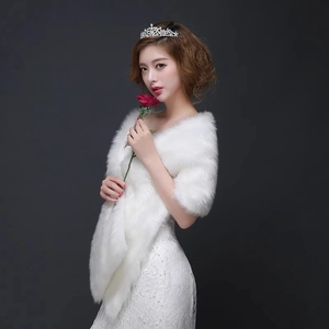 Elegant white faux fur bridal shawl cape for winter weddings and evening performances