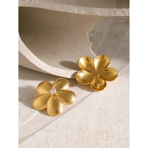 18k gold plated flower stud earrings with sparkling zircon and brushed metallic texture