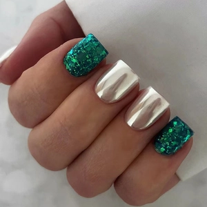 Short Square Press On Nails Dark Green Glitter And Silver Chrome Finish Western Ins Style Artificial Fingernails For Women
