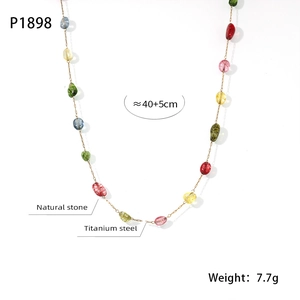 Détails du collier en titane plaqué or 18 carats avec pierres naturelles et mesures