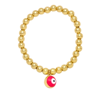 Dettaglio del bracciale a sfere placcato oro 18K con ciondolo a forma di occhio rosso