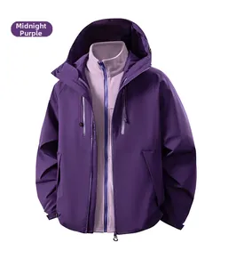 Detailansicht der 3-in-1 Jacke in Midnight Purple mit Fleece-Futter und Kapuze