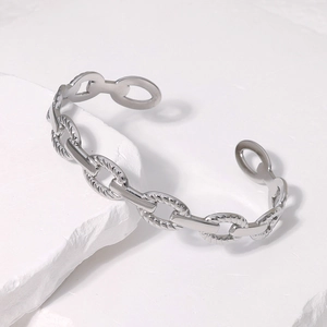 Polished silver stainless steel open bangle with stylish geometric chain link design