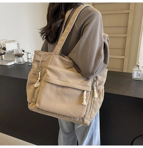 Sac fourre-tout en velours côtelé kaki avec cordon de serrage en coton blanc