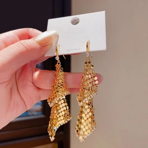 Detail of 18k gold plated long fringe earrings with zircon and S925 silver needle