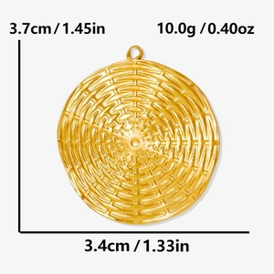 Detailed view of 18K gold 304 stainless steel round pendant with size and weight info