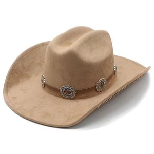 Chapeau de cowboy classique en daim beige avec bande en cuir à ornements argentés