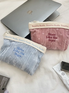Borse cosmetiche minimaliste in velluto rosa e blu con ricamo a stella e zip