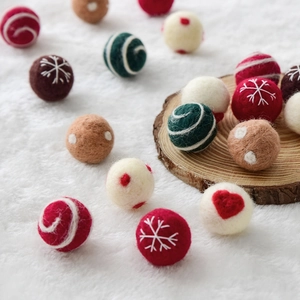 Handmade 3cm wool felt balls with snowflake patterns for Christmas tree decoration