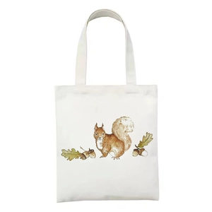 Weiße Canvas-Einkaufstasche mit Aquarell-Illustration von Eichhörnchen und Eicheln