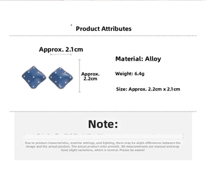 Detail of square blue polka dot earrings made of alloy weighing 6.4g and 2.1cm wide