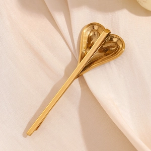 18K gold plated stainless steel hair clip with 3D heart and crystal accents
