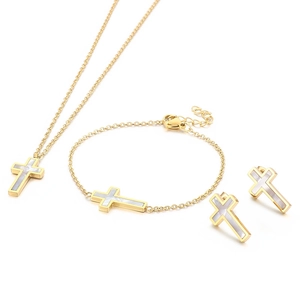 Elegante set di gioielli in acciaio al titanio dorato con collana, bracciale e orecchini a croce
