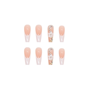 Faux ongles ballerine longs rose nude avec pointes French et strass floraux étincelants