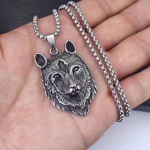 Collier pendentif tête de loup viking en acier inoxydable argenté sur chaîne à billes