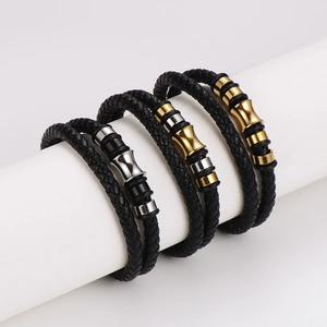 Pulsera de cuero trenzado de doble capa para hombre con detalles de metal fino