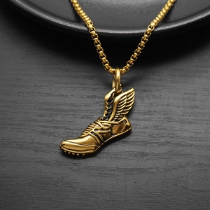 Collier hip-hop punk avec pendentif chaussure ailée dorée et chaîne box pour homme