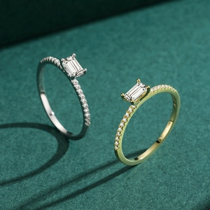 Elegante S925-Silberringe mit Smaragdschliff-Zirkonia und Mikro-Pavé-Diamanten besetzt