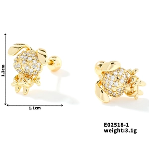 Detailed view of cubic zirconia bee studs with 1.2cm height and 3.1g weight specs